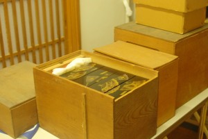 重箱や杯など。