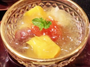 透明なトマトゼリー。